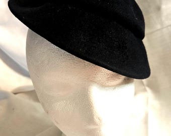 Vintage Evelyn Varon 1940s-1950s Pancake, large bow with ivory trim and chin- hair strap, combs. Excellent condition. Ships free or upgrade.