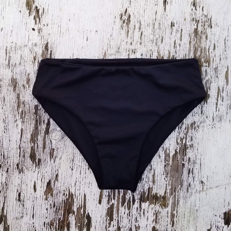 IwaWhy Scoop Front Bikini Bottoms Black