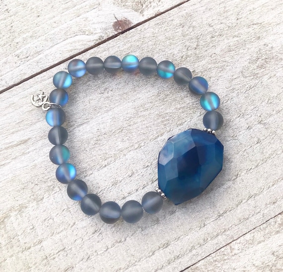Moon glow bracelet- Agate Bracelet- Blue Agate Bracelet- Mermaid Glass- Iridescent Jewelry