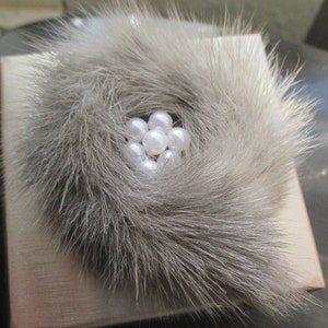 Broche de fourrure de vison gris Vintage