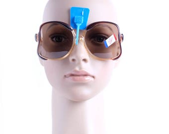 Sunglasses of 70 Stock new of time