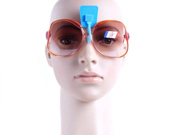Sunglasses of 70 Stock new of time