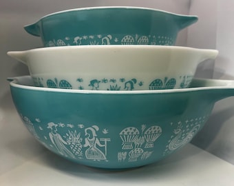 Vintage Pyrex Amish Butterprint Cinderella Mixing Bowls | Turquoise Nesting Set. #'s 442, 443, 444