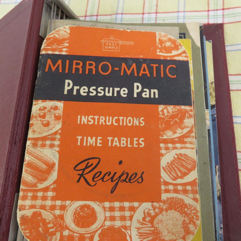 Vintage Recipe Binder With 11 Cook Booklets Mirro-matic Minute Tapioca ...