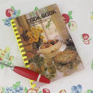 Favorite Recipes From Our Best Cooks Cookbook 1985 Christmas Party Committee State Industrial Insurance System
