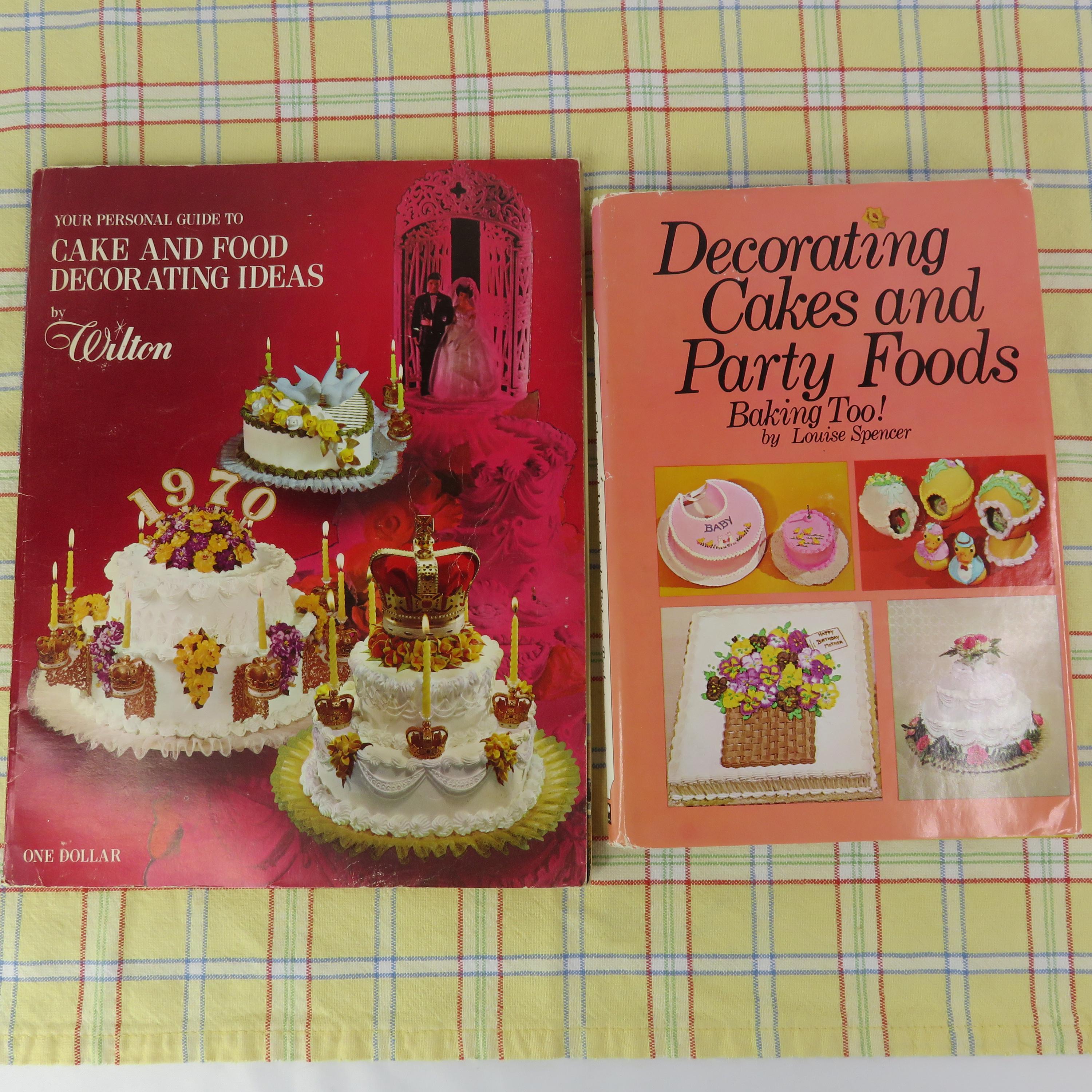 Wilton Cake Decorating Book