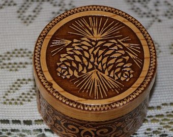Birch bark   box  .
