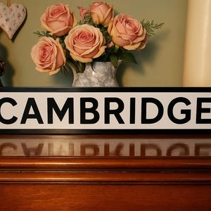 Cartello stradale Cambridgeshire in finta ghisa vecchio stile, personalizzabile, perfetto come decorazione per la casa, targa universitaria, regalo