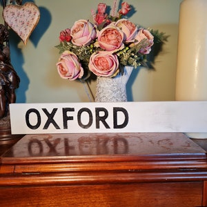 Segnale stradale britannico in stile antico di Oxford