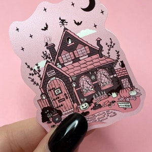 Naklejka „Witchy Cottage”, upiorna sztuka domowa, naklejki gotyckie