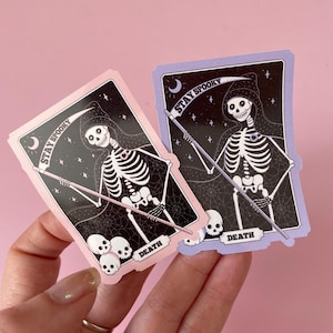 Sticker gothique pastel, sticker squelette de carte de tarot de la mort, sticker effrayant, cadeaux gothiques