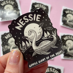 Adesivo mostro di Loch Nessie, adesivi criptici, set di adesivi stregoneschi, adesivi gotici, adesivi spettrali,