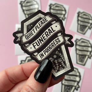 Doodskiststicker, begrafenis in uitvoering vinylstickers, spookachtige gotische horror occulte stickers