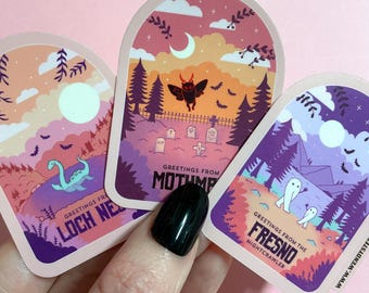 Juego de pegatinas de pósteres de viaje de Cryptid, Mothman, Loch Ness, Fresno Nightcrawler, pegatinas espeluznantes y de brujas, pegatinas góticas rosas