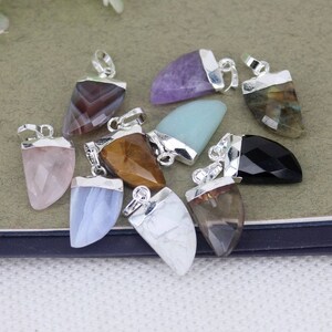 5-10pcs kleine natürliche Achat Amethyst Quarz Türkis Tiger Auge Labradorit Edelstein Anhänger Perlen, Charm Horn Anhänger für die Herstellung von Schmuck