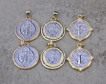 10 colgantes con la medalla de San Benito, ideales para la elaboración de joyas.