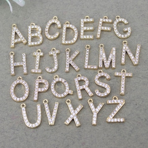 Encanto del alfabeto de 10-26 piezas, encanto de las letras de A-Z, encanto de la letra, encanto inicial, encanto del alfabeto inicial Micro Pave CZ para la fabricación de joyas