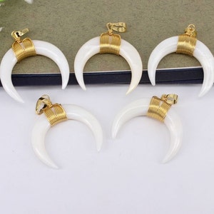 5/10pcs Fashion White Shell Crescent Moon Pendant with Gold Wire Wrap, Natural Mother of Pearl Double Horn Pendant for Jewelry making