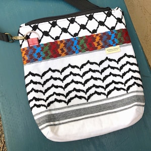 Keffiyeh Crossbody Bag; Kufiya Shoulder Bag; Black and White Keffiyeh Fabric Bag; Palestinian Bag; Small Crossbody Bag
