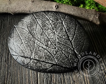 Black and White Honeysuckle Leaf Imprint Barrette