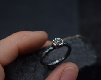 Anello diamante nero, diamante grezzo, argento 925, anello solitario,anello rustico, anello fidanzamento, anello promessa, handmade Italia