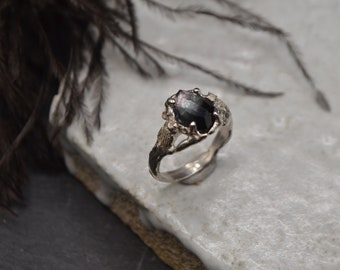 Bague tourmaline noire, argent 925, bague gothique, taille 7 1/2 US, bague de fiançailles, bague rustique, cadeau pour elle, fait main en Italie