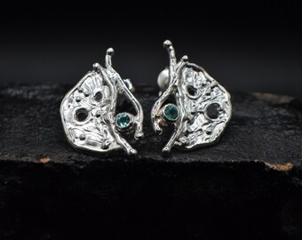Emerald earrings, 925 silver earrings, minimal earring, small lobe earring, dainty earring, abstract earring, gothic earring, handmade Italy
