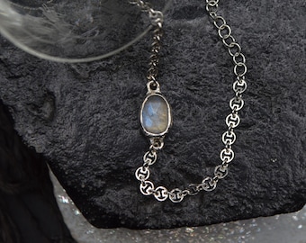 925 silver bracelet with gray labradorite, chain bracelet, raw bracelet, natural stone, round link chain, dainty silver cuff, made in Italy