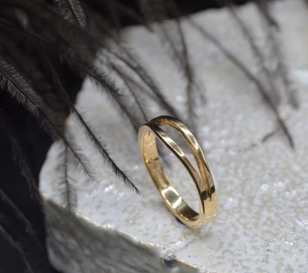 Anillo de oro amarillo de 18 kt, anillo apilable, anillo esencial