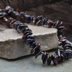 Maxi choker of black purple pearls, irregular peacock pearl, flat purple pearl, 925 silver clasp, knotted necklace,  peacock pearl, Italy