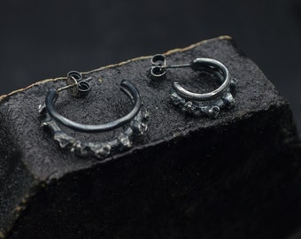 925 silver earrings, brutalist earrings, double circle earring, rustic earring, oxidized silver earring, slit earring, handmade, made Italy