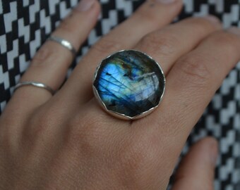 925 silver and labradorite maxi ring, adjustable open ring, iridescent protection stone,8 US size, massive silver, handmade Italy