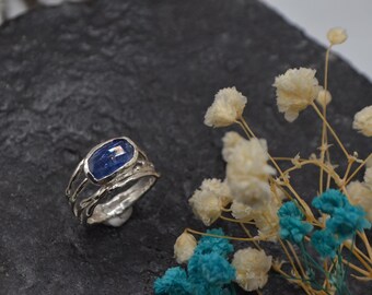 925 silver and kyanite ring, gothic and rustic ring, size 8 US, alternative engagement ring, gilr gift, blue gemstone ring handmade in Italy