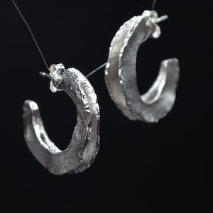 925 silver earrings, brutalist earrings, double hoop earring, rustic earring, hoop, slit earring, unisex hoop earrings, handmade, made Italy