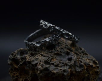Unisex ring, 925 silver, crater ring, volcano ring, rustic ring, wedding ring, brutalist ring, promise ring, iceland, handmade, Italy