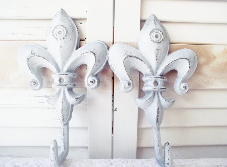 Sale Sale Shabby French Hook With Fluer Di Lis Motif Price For 1 Metal Wall Hook for Towels Coat.