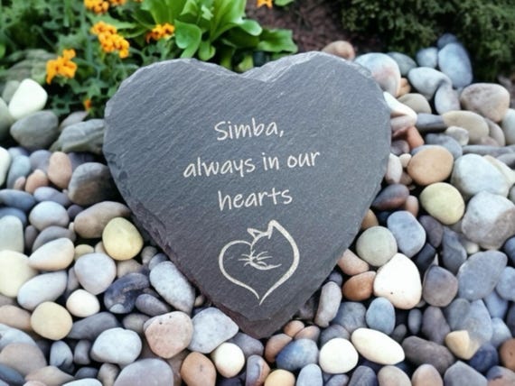 garden memorial ornament cat heart, slate stone heart plaque personalised and engraved to order in UK