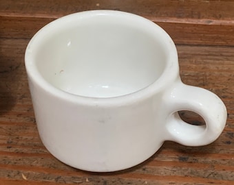 Rare 50S Restaurant BUffALO CHINA 2 CUPS Two; Diner Straight side 5 oz; 3 3/16”w x 2 1/2”h; 4 1/2”w across handle Stackable up/down Vintage