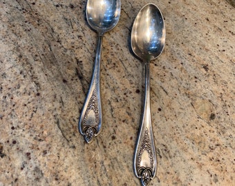 Old Colony Silverplate LG Spoon 1847 Wm Rogers LG 8 1/4” Cuchara para servir/mezclar UNO Cada cocinero necesita 2 de estos para mezclar masa para galletas y otros