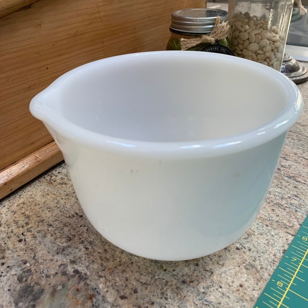 Vintage GLASBAKE for SUNBEAM w SPOUT #7 U.S.A. Mixer Bowl Milk Glass White 6 3/4”w x 5”h Small Bottom Crack Replace/Add Great Mix Bowls Dish