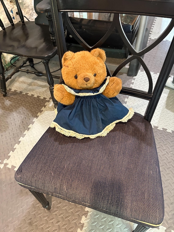 ぬいぐるみ・人形・置物 vintage teddy bear with frill dress
