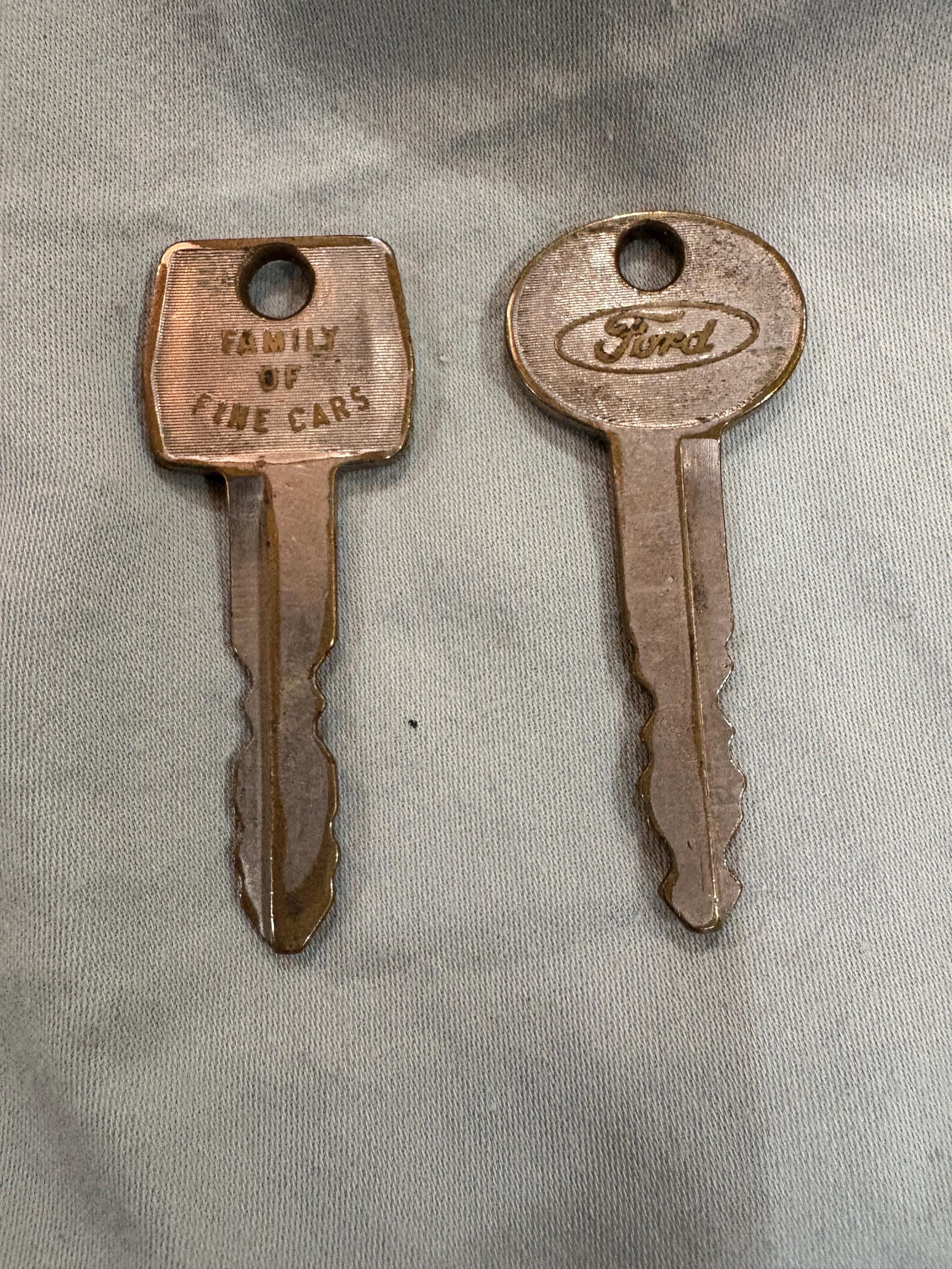 60s Keys Ford Set (2) Vintage Family of Fine Cars Autos Vehicles ...