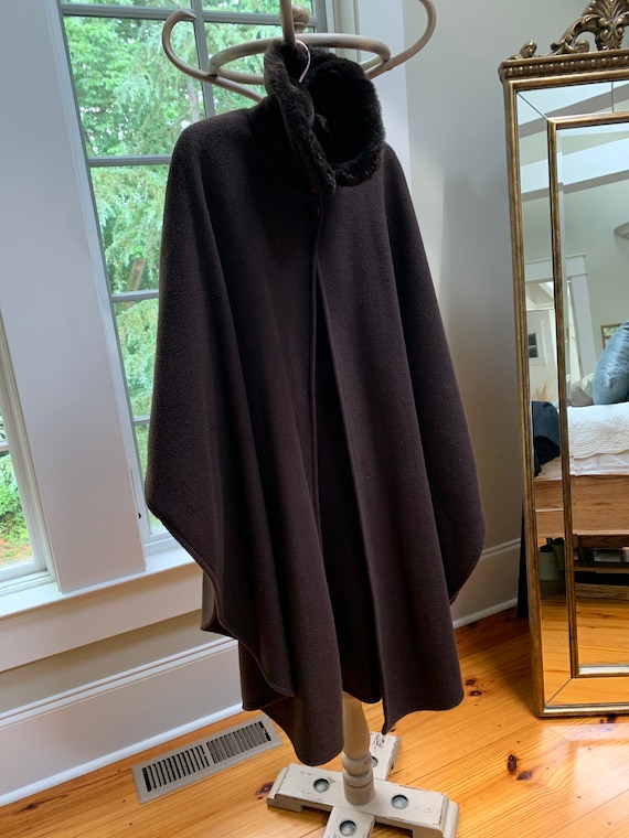 Rare 90s CAPE 100% POLYESTER Cloak Preston & York Brown Plush Fake 