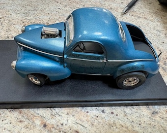 Yatming Road Legends 1941 Willy's Coupe 1:18 Scale Diecast Model