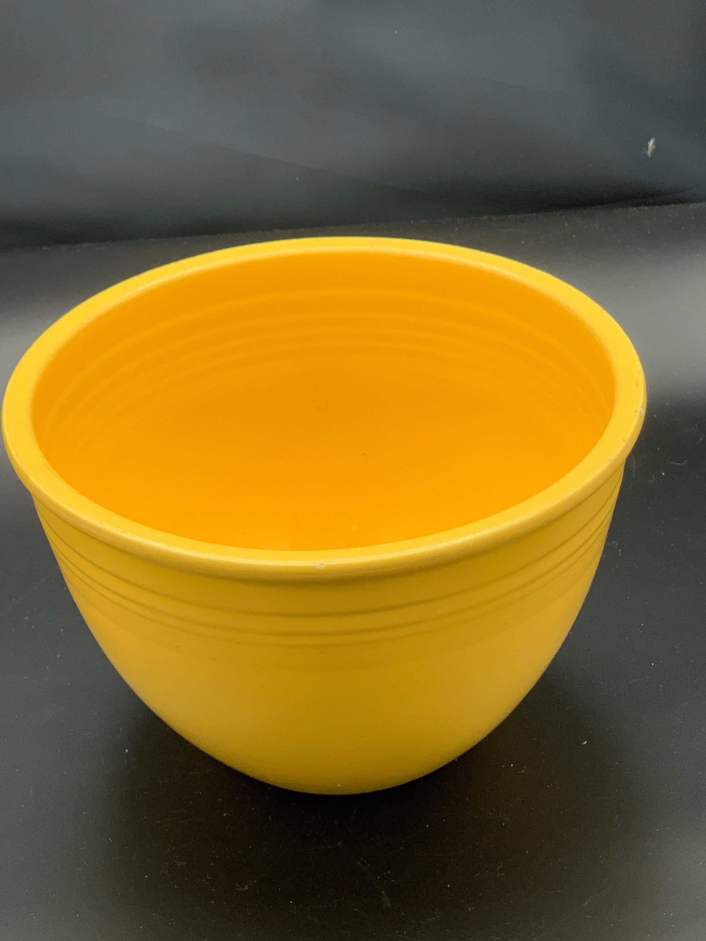 2 Qt. Extra Large Serving Bowl - Daffodil, Fiesta®