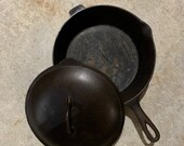 Rare Old Skillet Favorite Piqua Ware Cast Iron double pour spout Marked 8 1 2 w 9A Basting Dome Lid fit to open or close spouts Vintage Nice