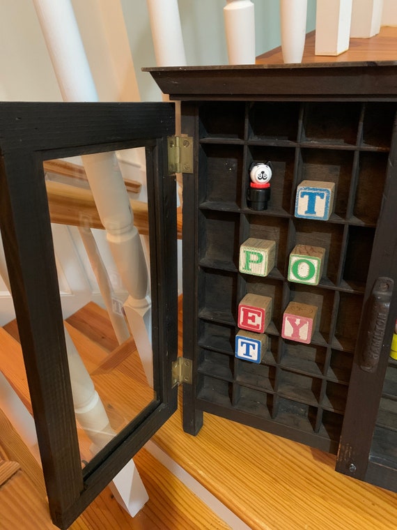 60s WOOD DISPLAY CASE 2 Glass Doors Hamilton Printer's Tray 60s WOOD DISPLAY CASE 2 Glass Doors Hamilton Printer's Tray