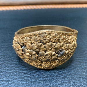 Rare 60s FILIGREE BRACELET HINGED on side Gold tone MidCentury 7” inner / 8” outer x 1 1/2” to 3/4”w Jewelry Minimalist Beautiful Vintage