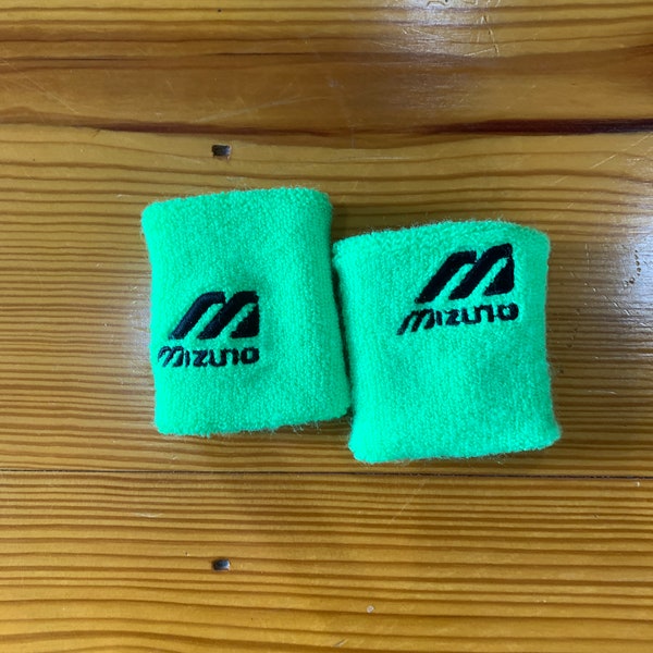 80s pair Mizuno Wrist Sweat Bands Green Unused  3 3/4”h x 3 1/4”w