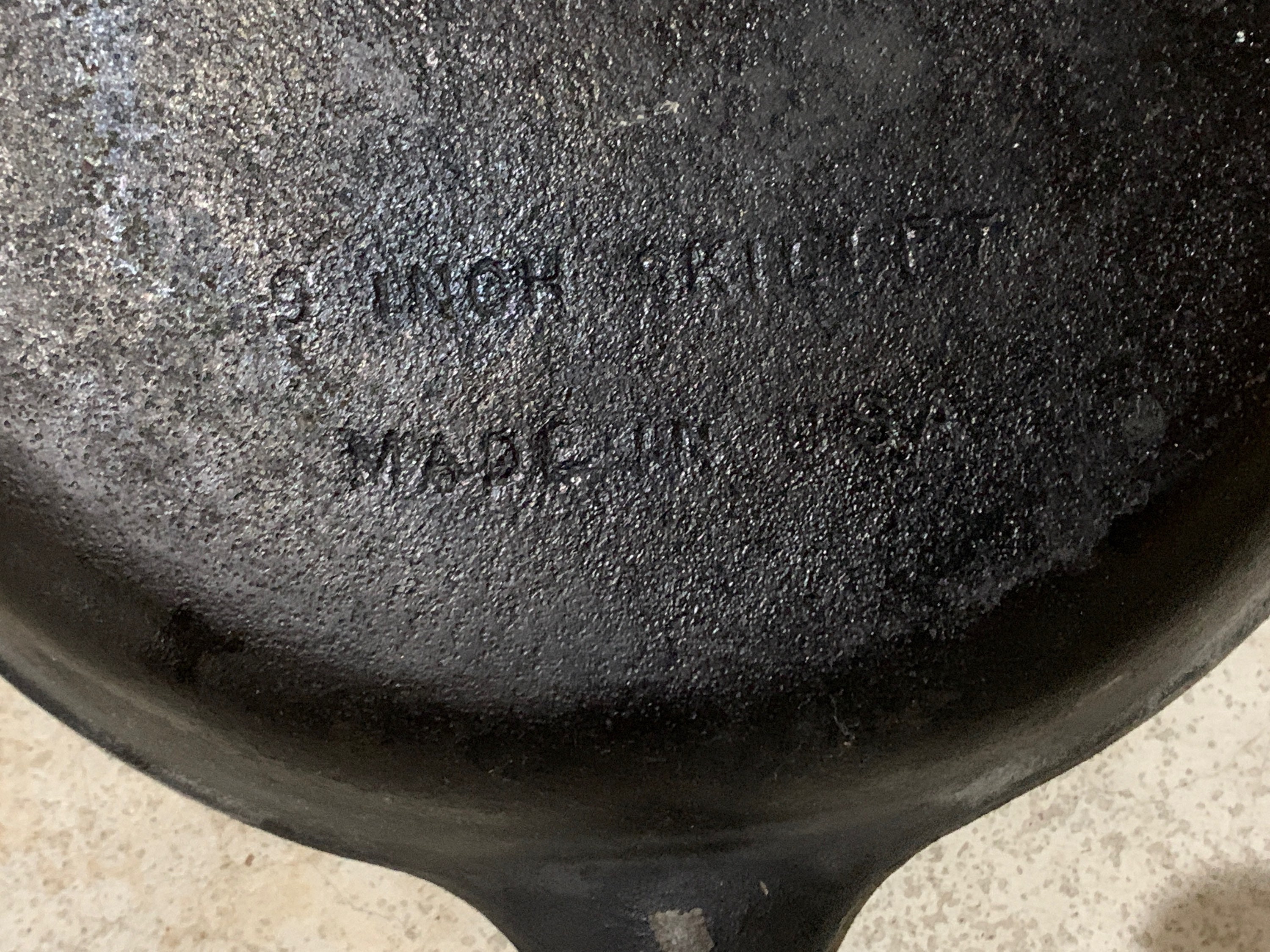 Pioneer Woman Cast Iron Skillet 8-inch Pan w/ 2 Pour Spouts & Hang